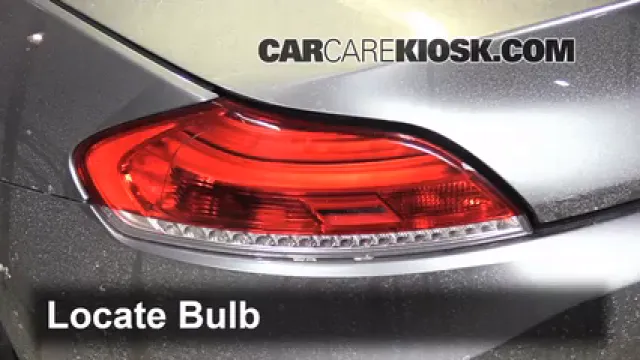 2011 BMW Z4 sDrive30i 3.0L 6 Cyl. Éclairage Feux de position arrière (remplacer ampoule)